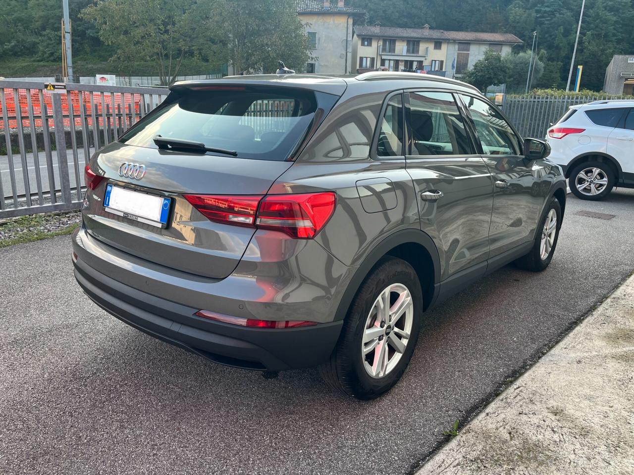 Audi Q3 45 TFSI e S tronic Business