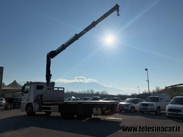 MERCEDES-BENZ ACTROS CON GRU HIAB 166 E-3 RADIOCOMANDO