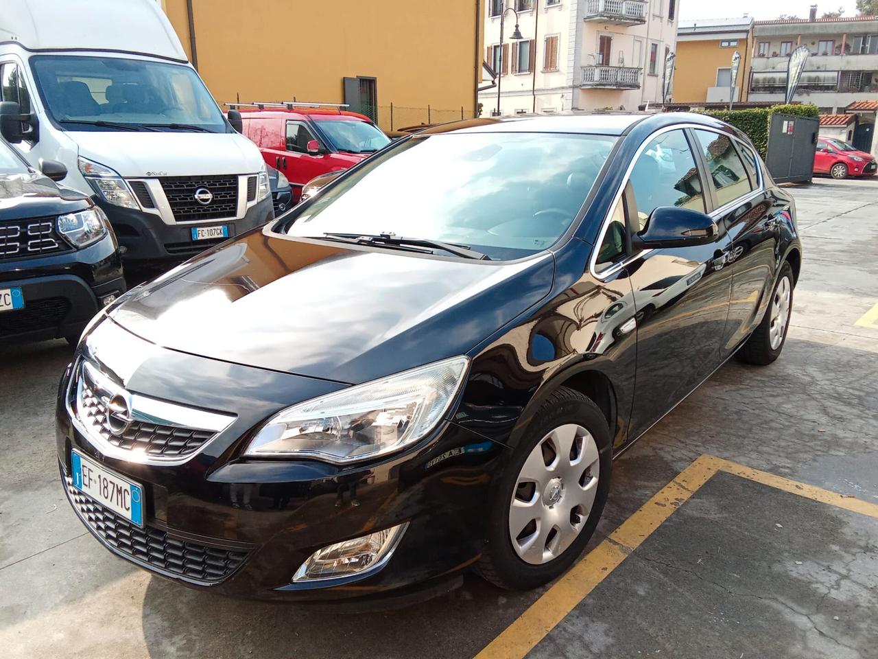 Opel Astra 1.4 Turbo 140CV 5 porte Cosmo