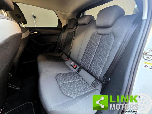 AUDI A1 25 1.0 95cv S Line Identity Black