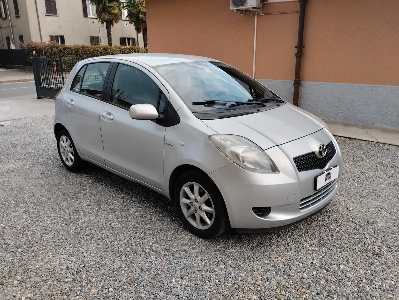 Toyota Yaris 1.4 D-4D 5 porte Sol