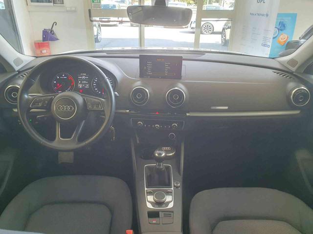AUDI A3 1.6 TDI 115cv Xenon