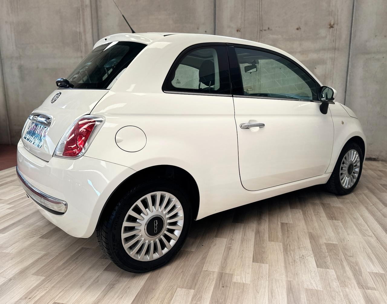 Fiat 500 1.2 Lounge 69cv 2010 ok neop.