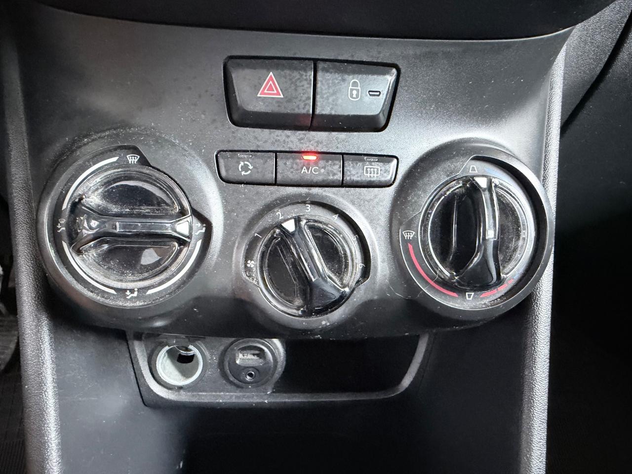Peugeot 208 1.4 HDi 68 CV 5 porte Allure