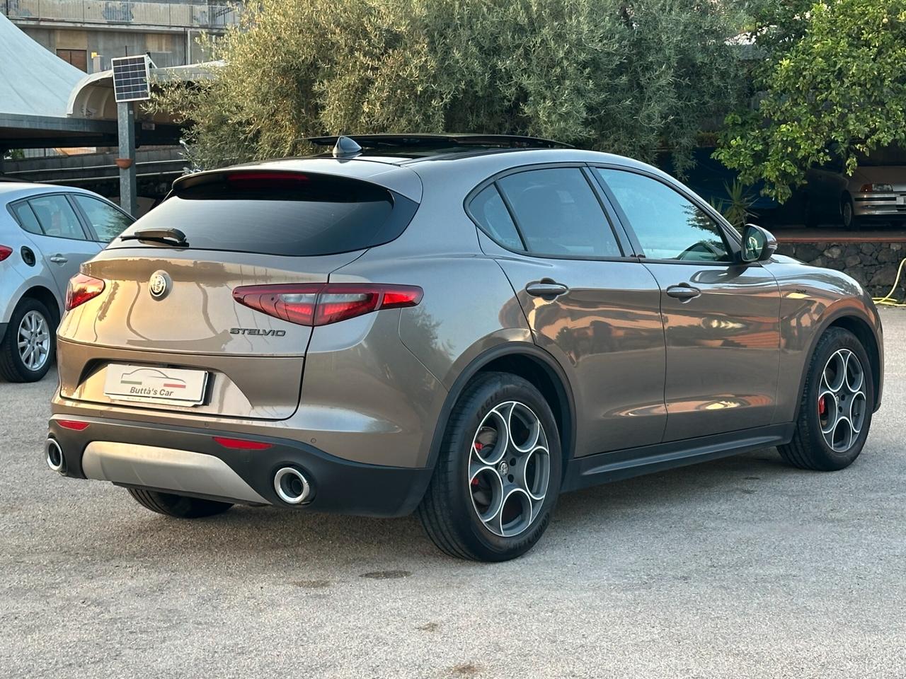 Alfa Romeo Stelvio 2.2 Turbodiesel 180 CV AT8 RWD Executive