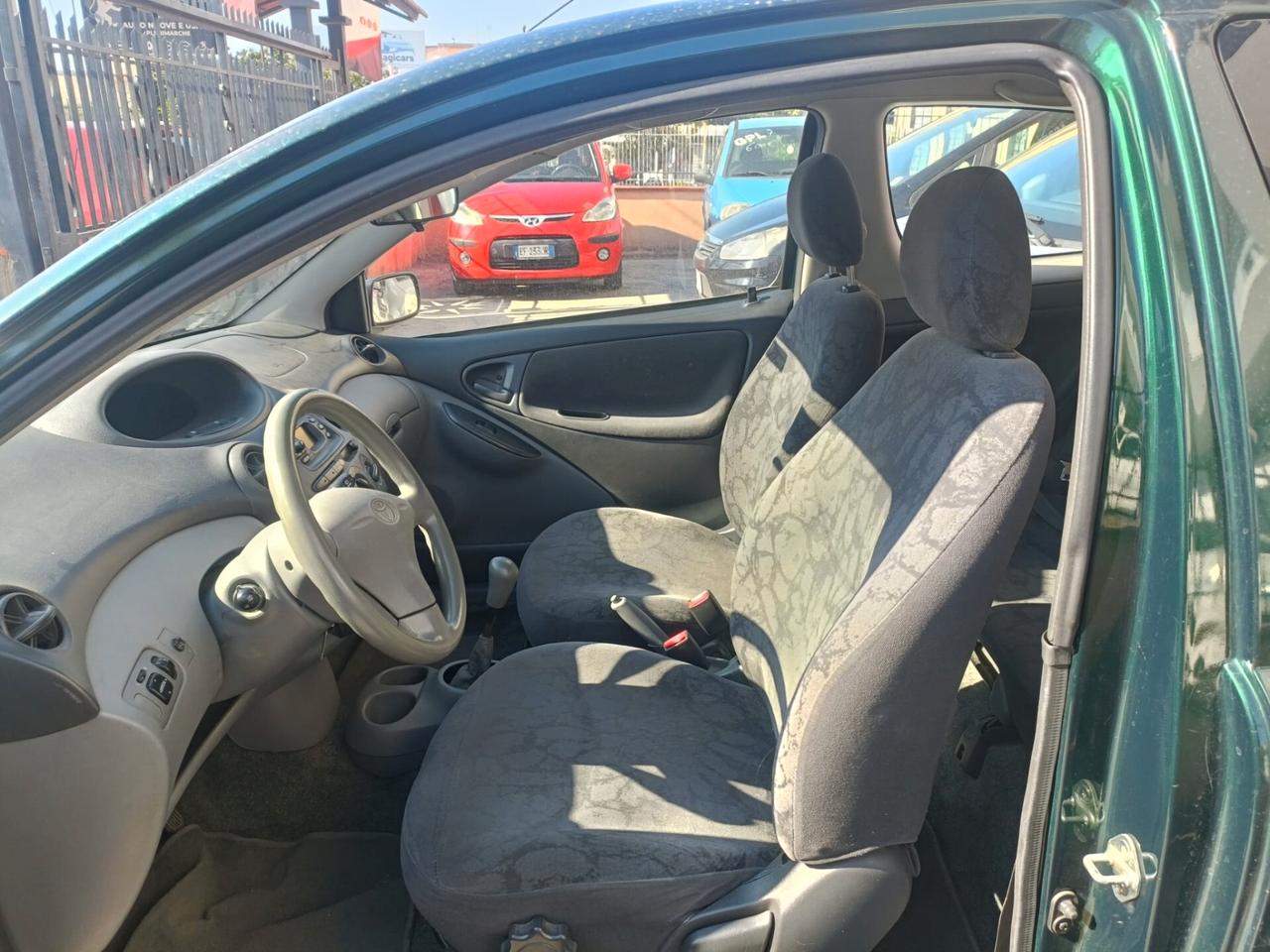 Toyota Yaris 1.0i 16V cat 3 porte