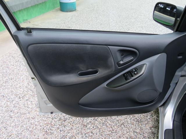 TOYOTA Yaris 1.0i 16V cat 5 porte Sol '03
