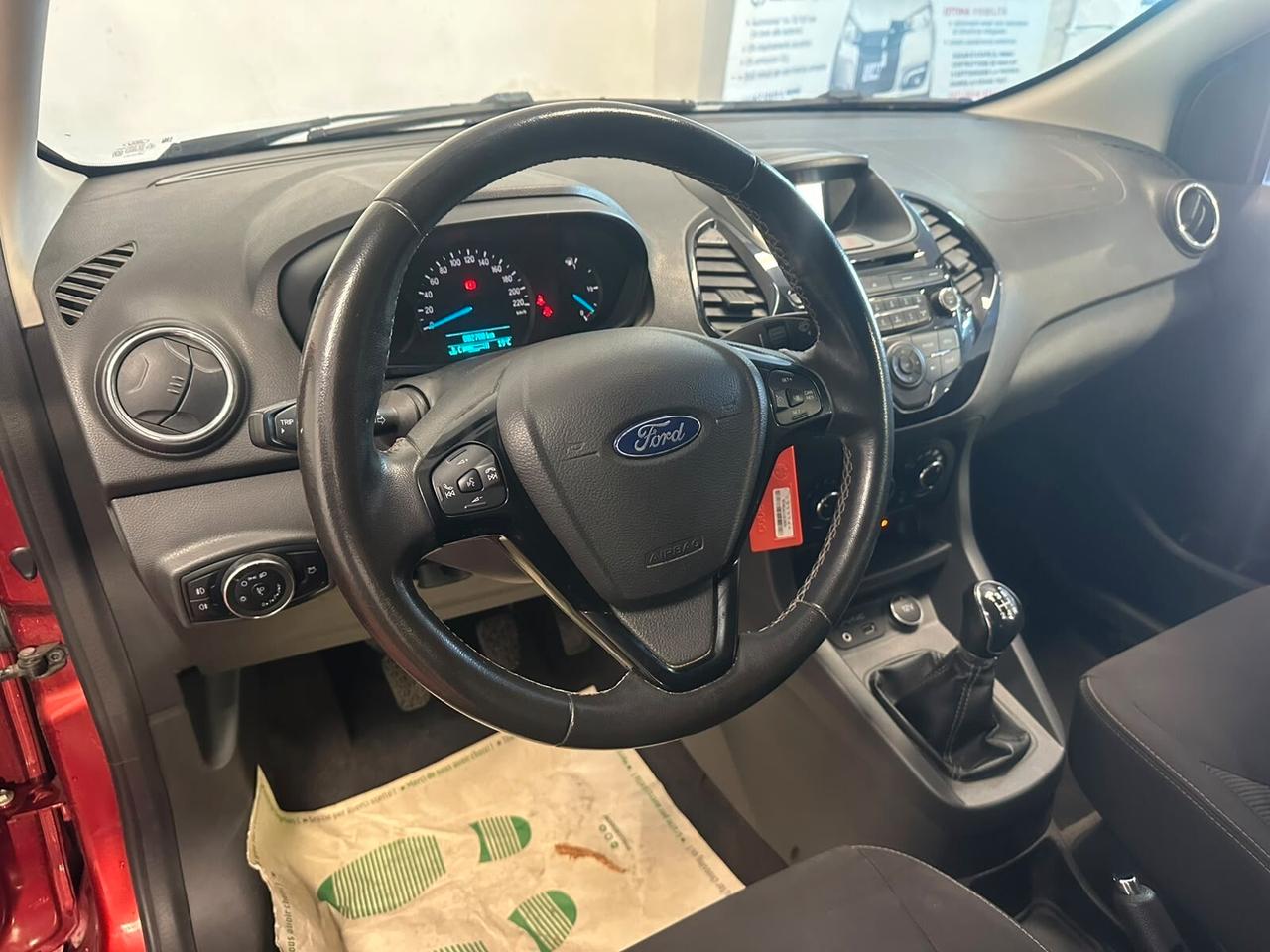 Ford Ka + 1.2 Ti-VCT 85CV Black & White -