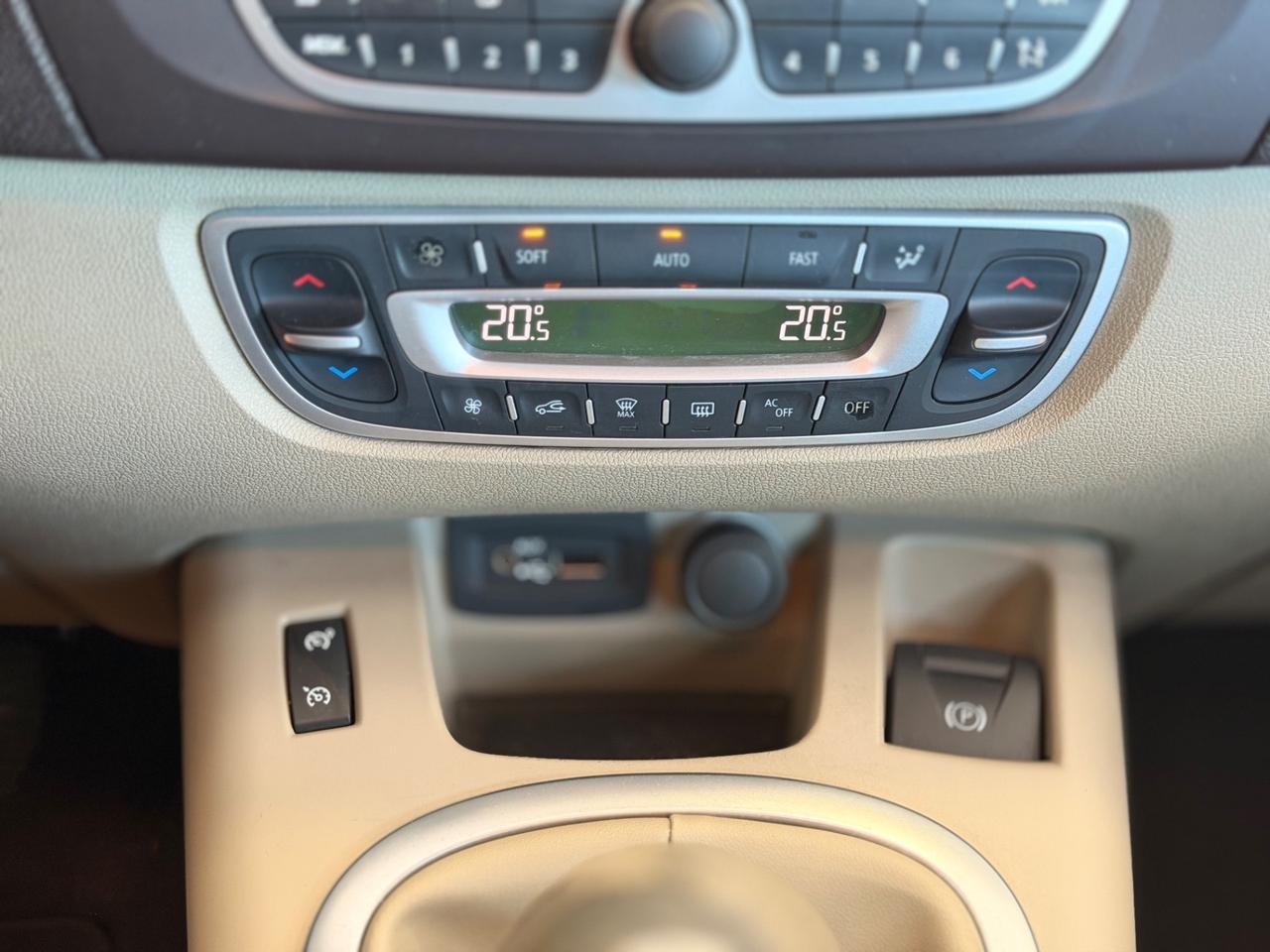 Renault Scenic Scénic X-Mod 1.9 dCi 130CV Luxe