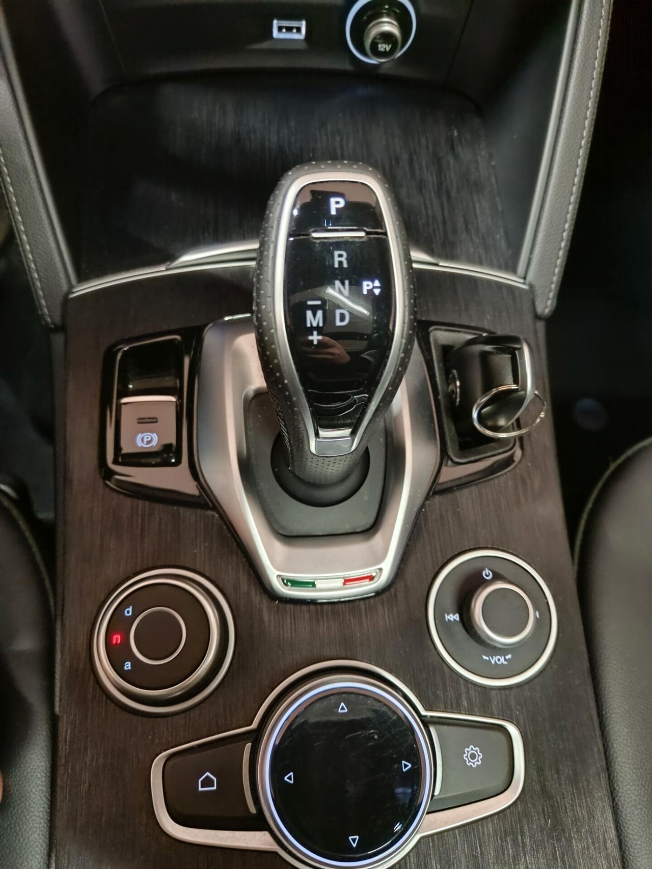 Alfa Romeo Stelvio 2.2 Turbodiesel 190 CV AT8 Q4 Super. TETTO PANORAMICO