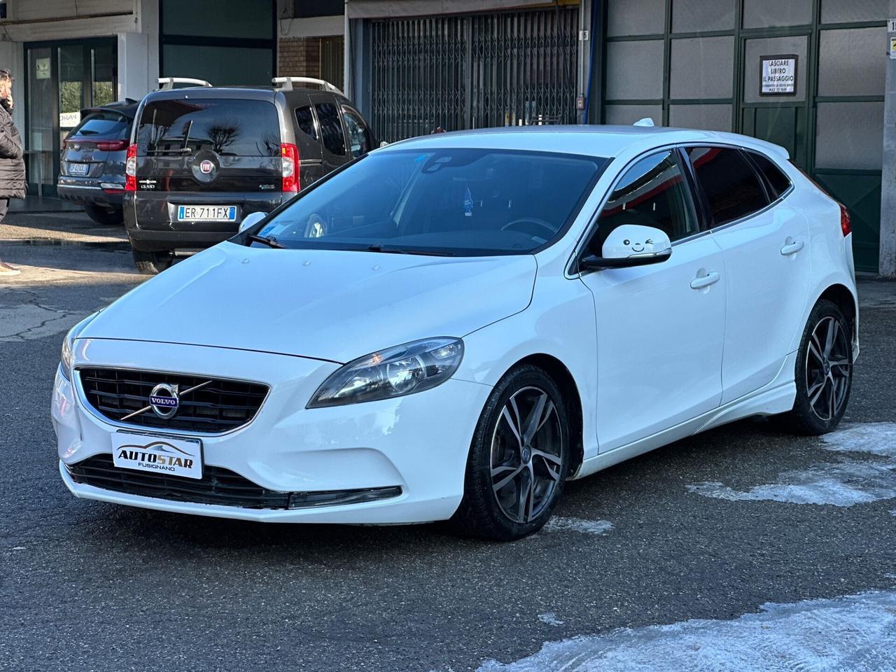 Volvo V40 D2 1.6 Geartronic r-design 2015
