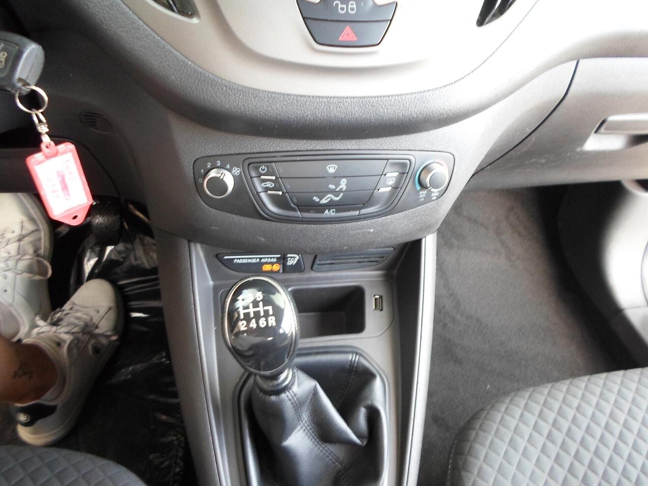 Ford Tourneo Courier 1.5 TDCI 75 CV Plus