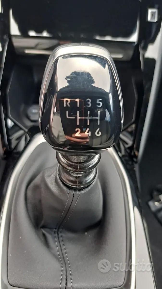 Peugeot 2008 1.2 Puretech 100 cv ALLURE