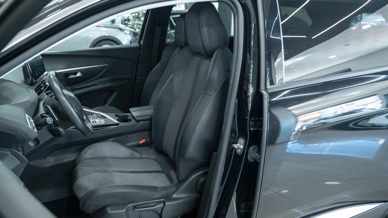 Peugeot 5008 1.5 BLUEHDI ALLURE PACK EAT8 7 POSTI S&S 131 CV AUTO VIRTUAL FULL OPTIONAL