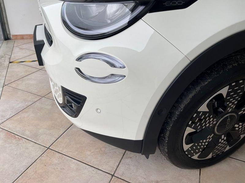 FIAT 600 1.2 Hybrid 100cv La Prima