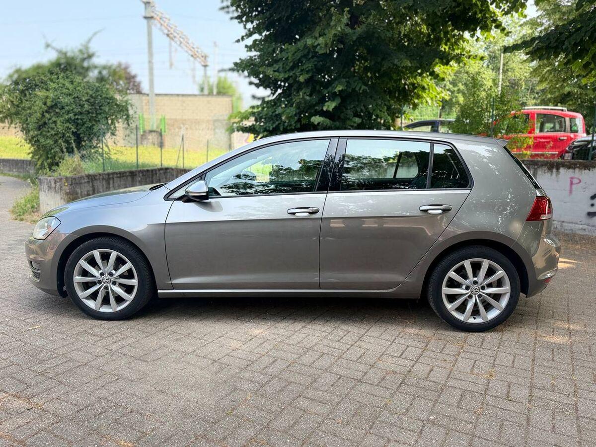 Volkswagen Golf 1.6 tdi Highline 5p dsg