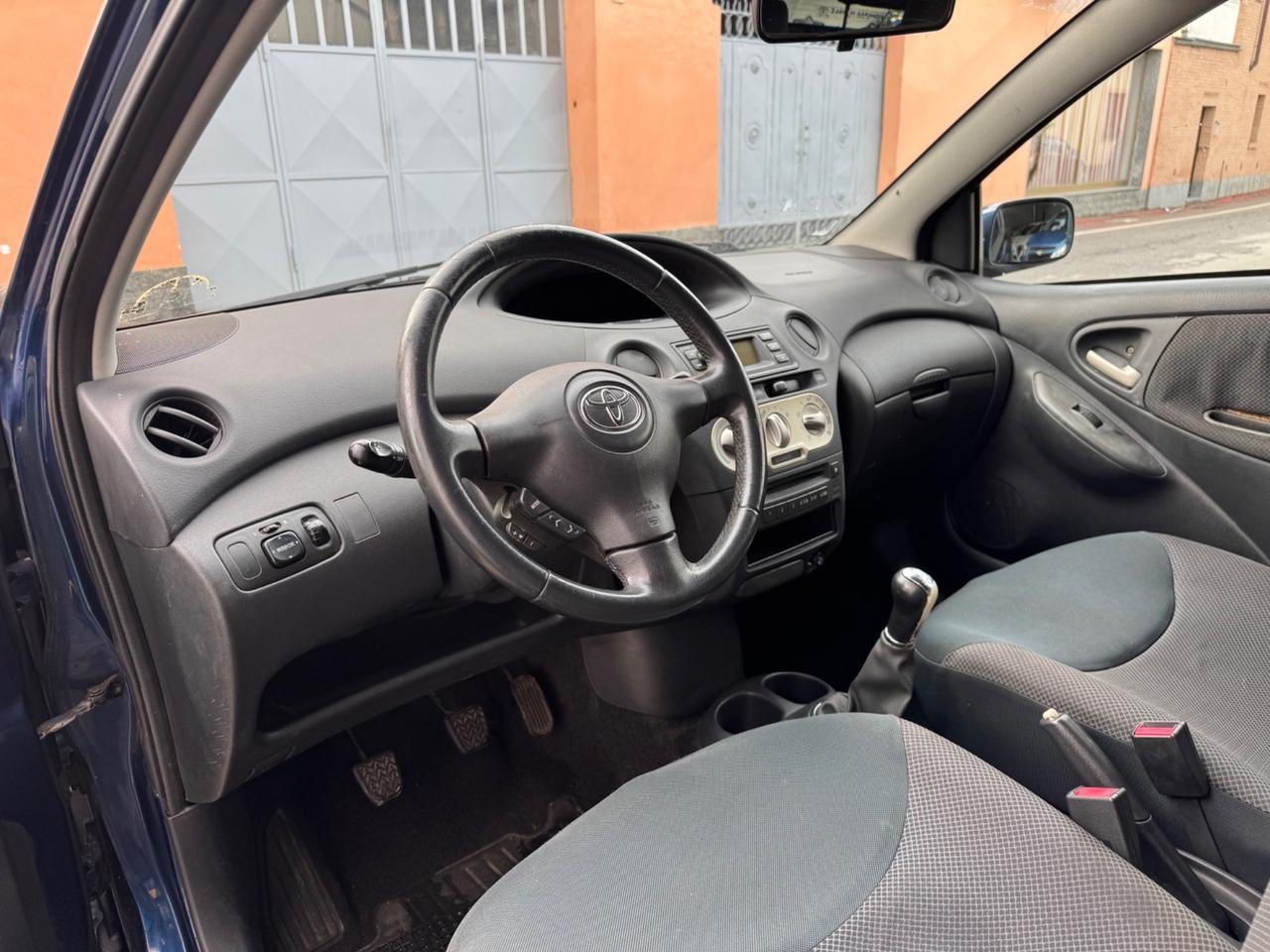 Toyota Yaris 1.0i 16V cat 3 porte Sol