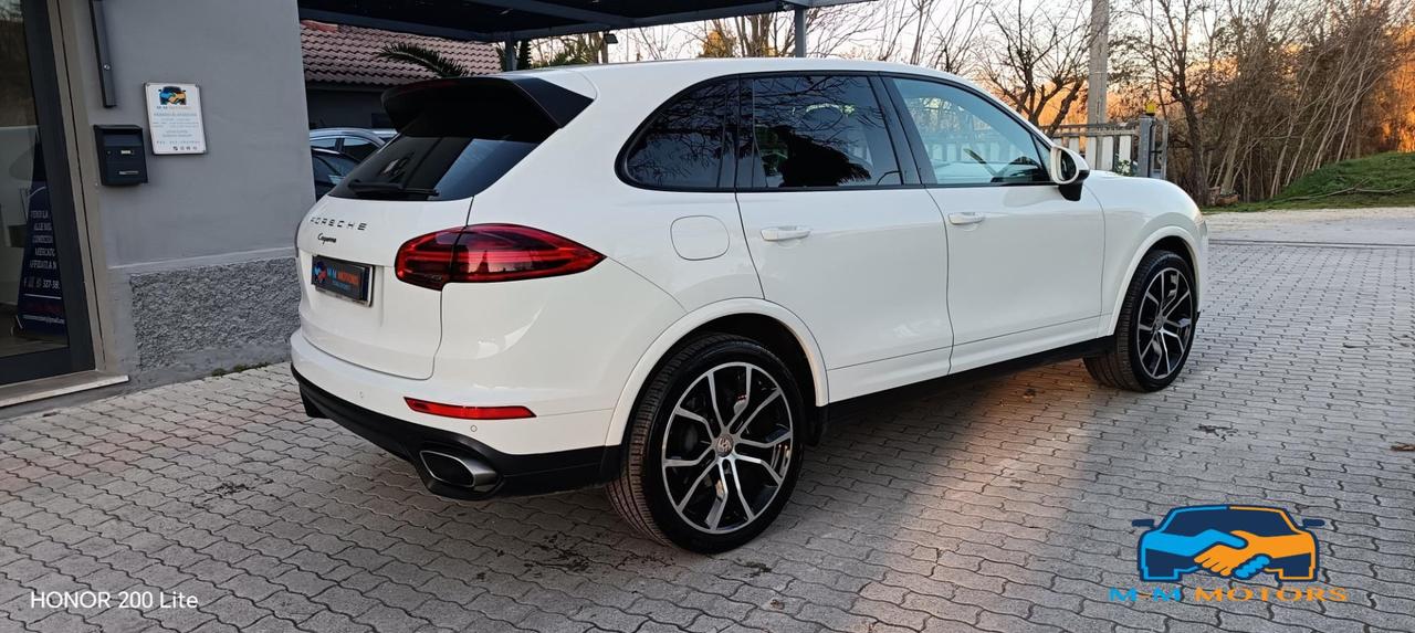 Porsche Cayenne 3.0 tiptronic