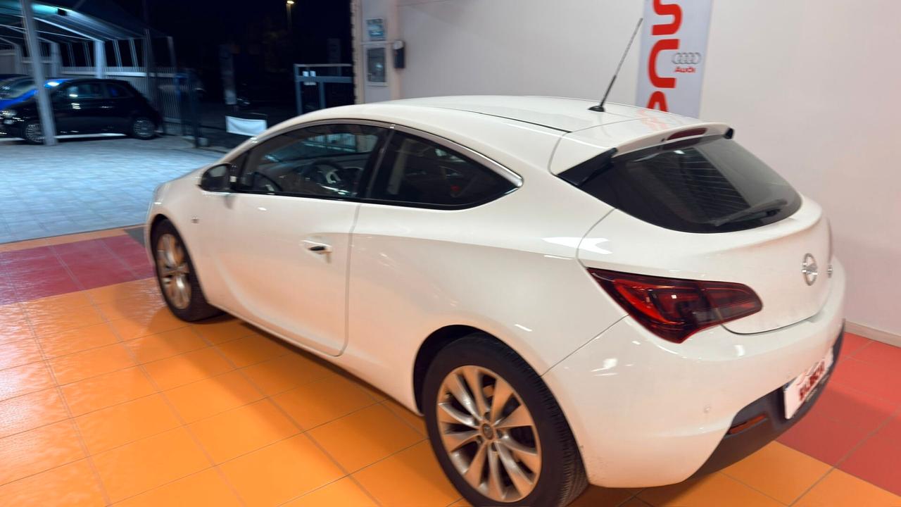 Opel Astra GTC 1.4 Turbo 120CV S&S 3 porte Cosmo