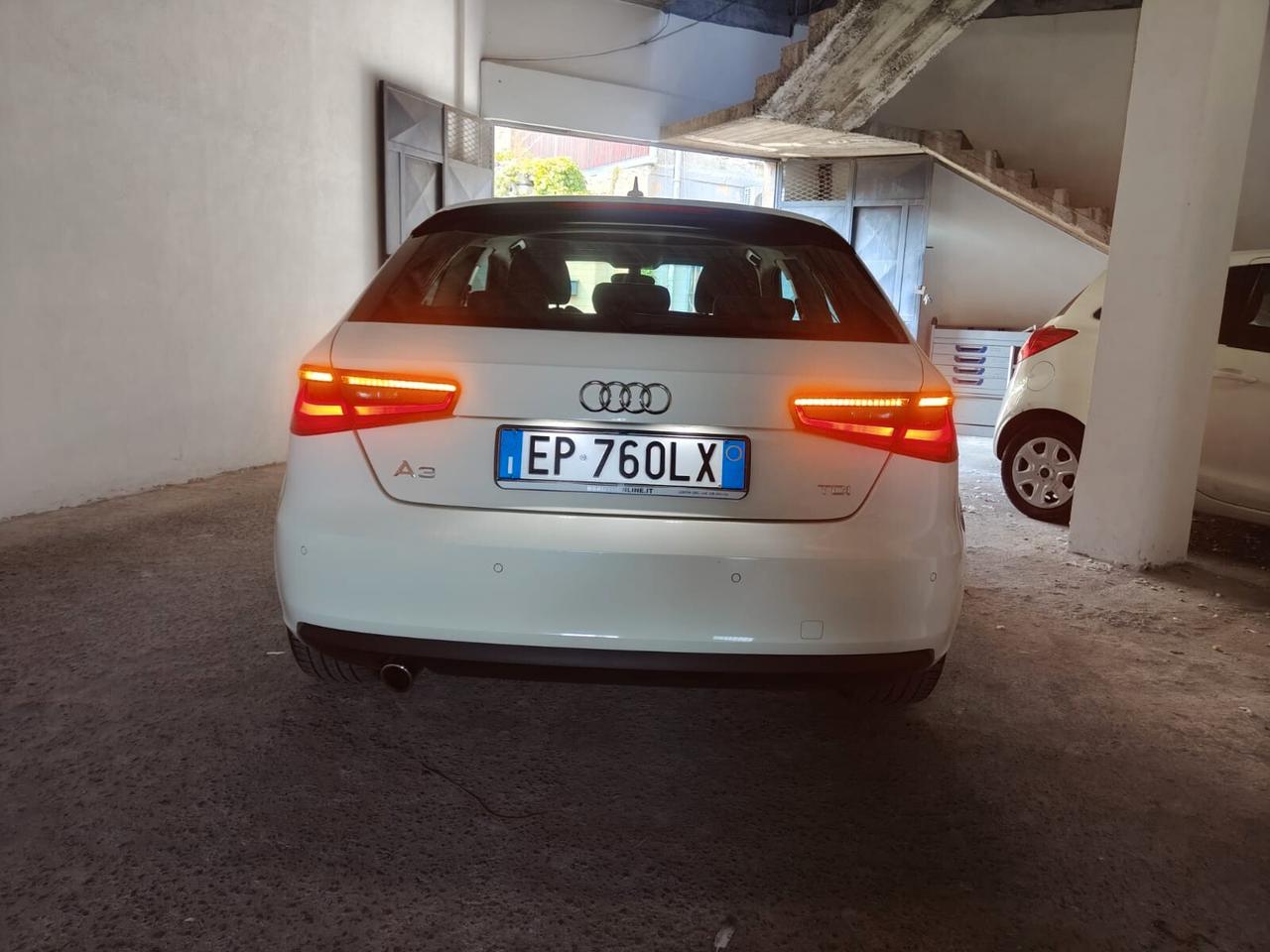 Audi A3 1.6 TDI 105 CV CR Ambition