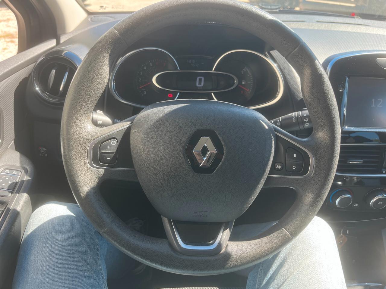 Renault Clio TCe 12V 90 CV GPL 5 porte Moschino Intens