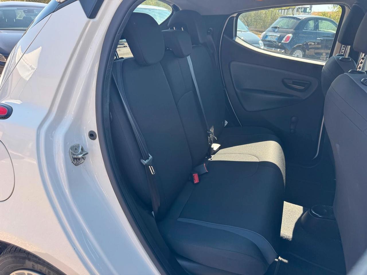 Lancia Ypsilon 1.2 BENZINA 69CV SILVER 2016