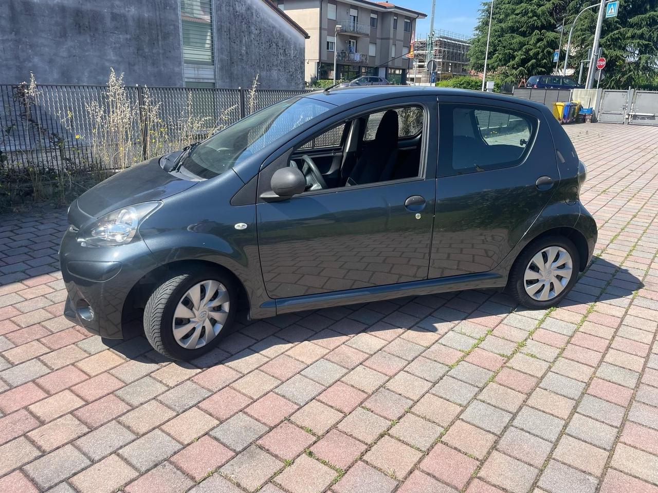 Toyota Aygo 1.0 12V VVT-i 5 porte Lounge Connect