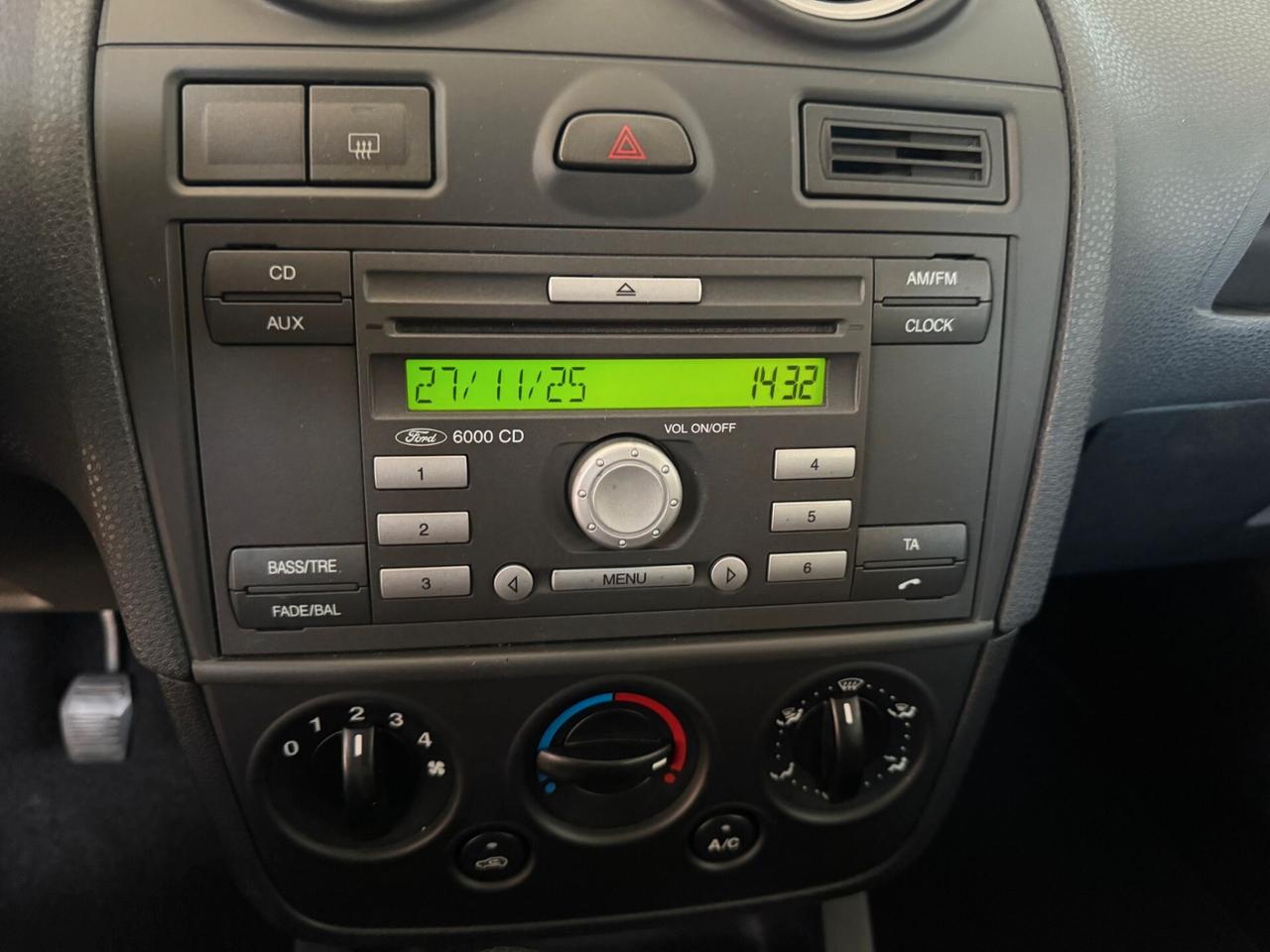 Ford Fiesta 1.2 16V 5p. Titanium Benzina