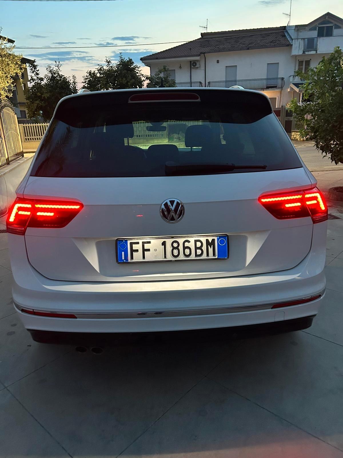 Volkswagen Tiguan 2.0 BiTDI SCR DSG 4MOTION Executive R-Line BMT