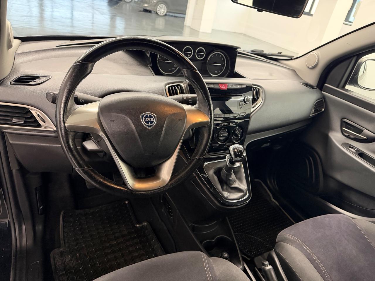 Lancia Ypsilon 1.2 69 CV 5 porte