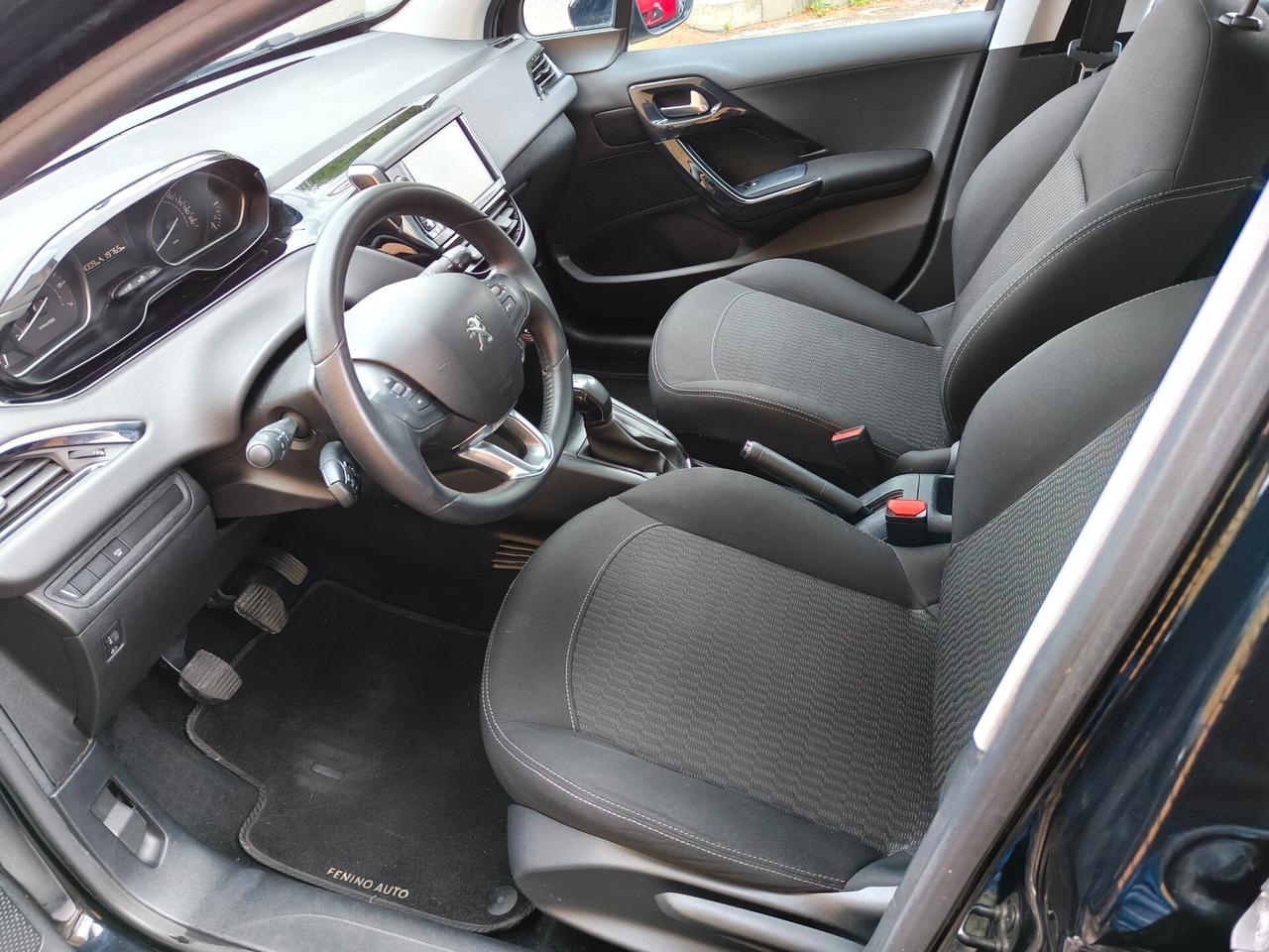 Peugeot 208 PureTech 82 5 porte Allure