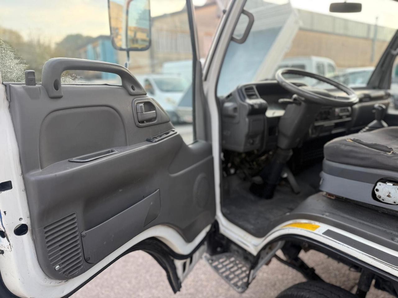 ISUZU NPR69L CON GRU BONFIGLIOLI