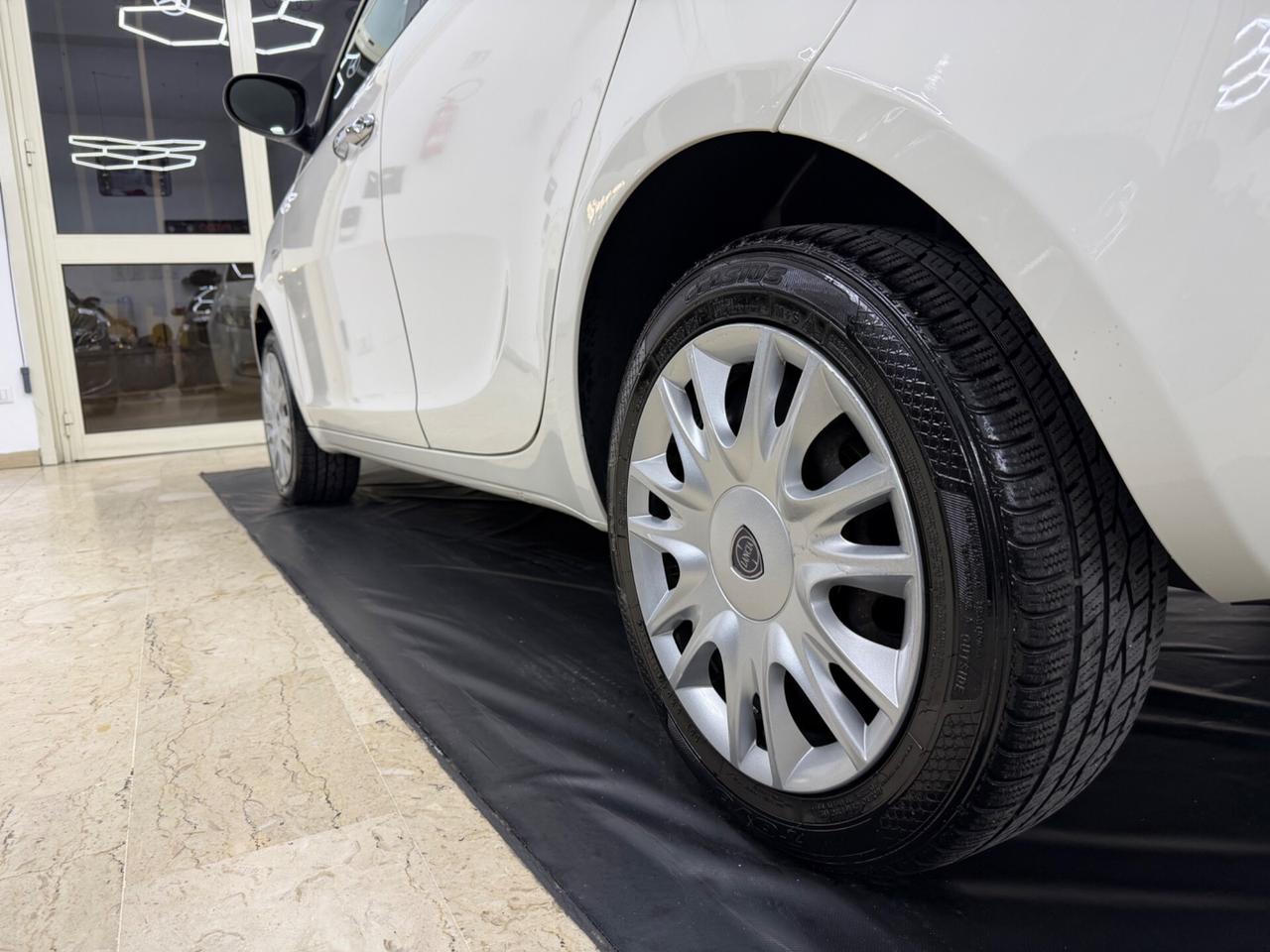 Lancia Ypsilon 1.3 MJT 95Cv