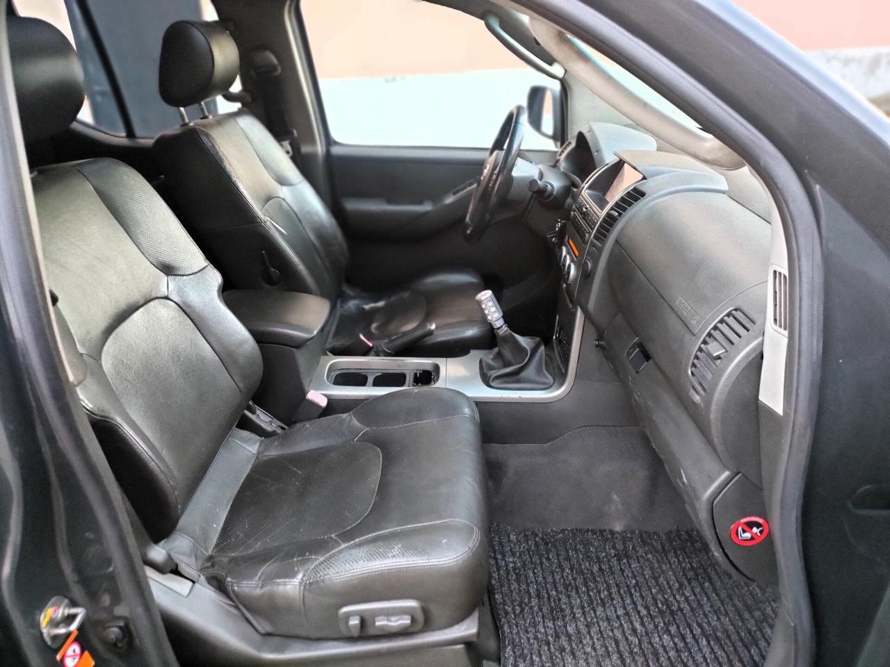 Nissan Navara 2.5 dCi 4p Double Cab LE