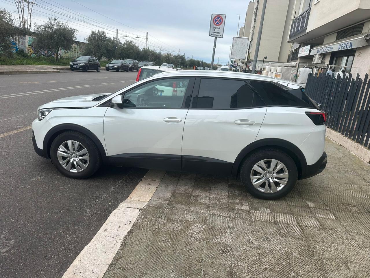 Peugeot 3008 BlueHDi 120 S&S Business