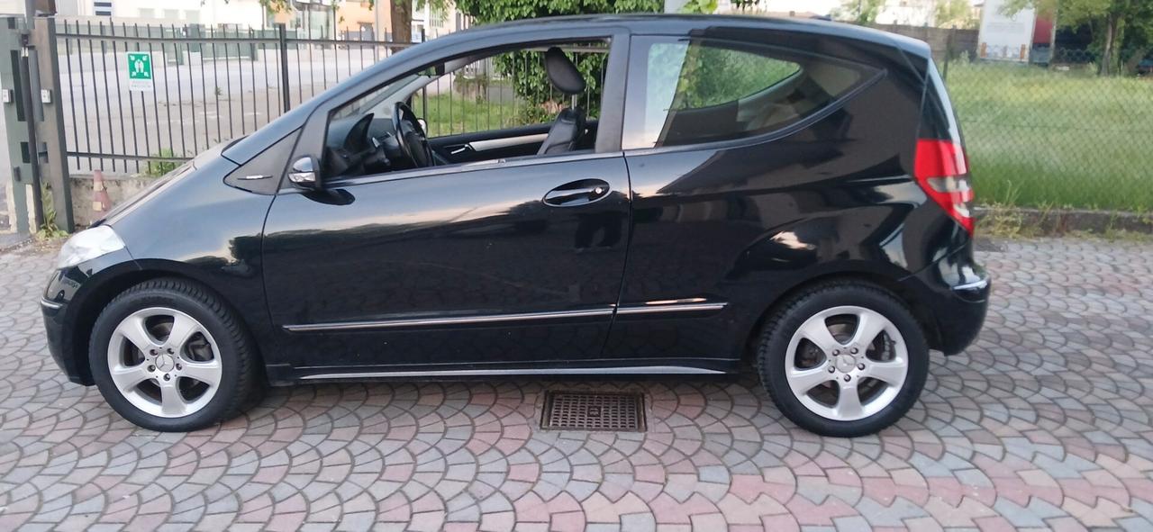 Mercedes A 150 benzina neopatentati