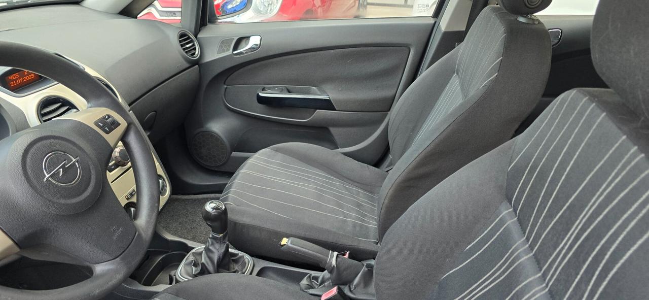Opel Corsa 1.2 5 porte Club