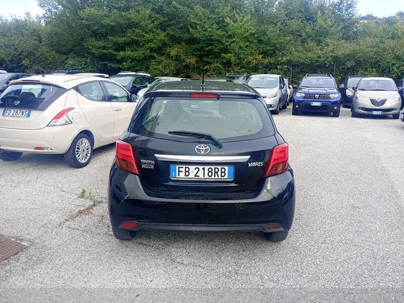 Toyota Yaris III 2015 Diesel 5p 1.4 d-4d Active E6