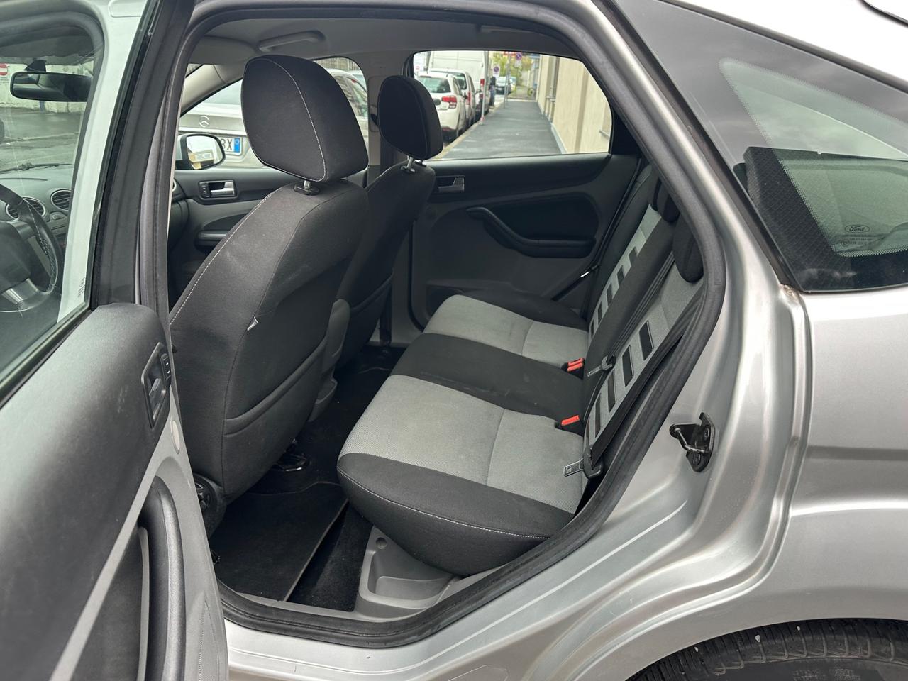 Ford Focus 1.6 (100CV) 5p. Titanium - ok neopatentati