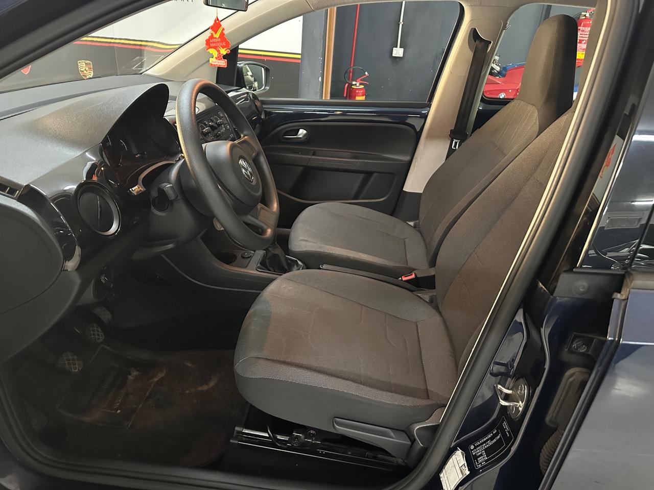 Volkswagen up! 1.0 5p. move