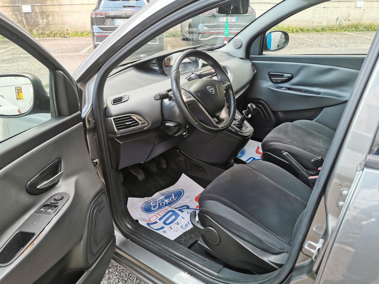 Lancia Ypsilon 0.9 TwinAir 85 CV 5 porte Metano Ecochic 30th Ann.