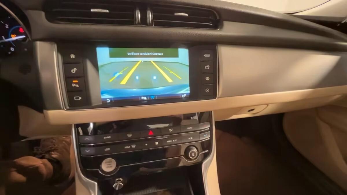 Jaguar XF 2.0 D 180 CV Prestige auto