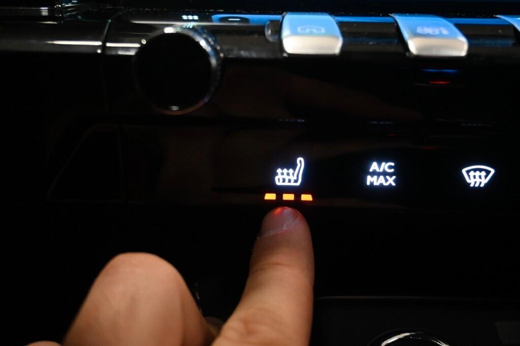 Peugeot 508 SW 1.5 BLUEHDI 131CV EAT8 SeS GT ( FARI LED MATRIX - I-COCKPIT NAVI MIRROR PDC)