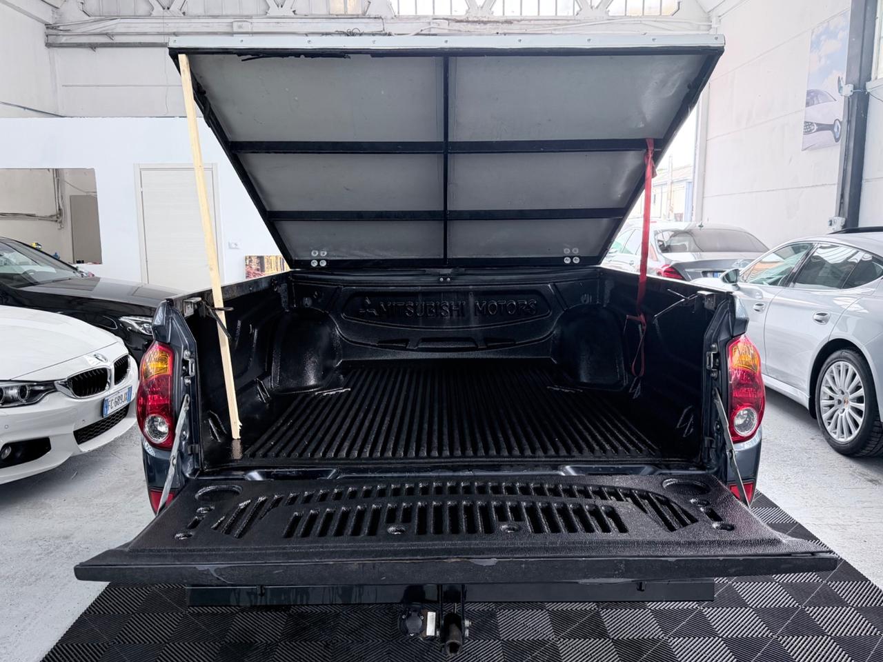 Mitsubishi L200 2.5 DI-D/136CV Double Cab Invite 2011