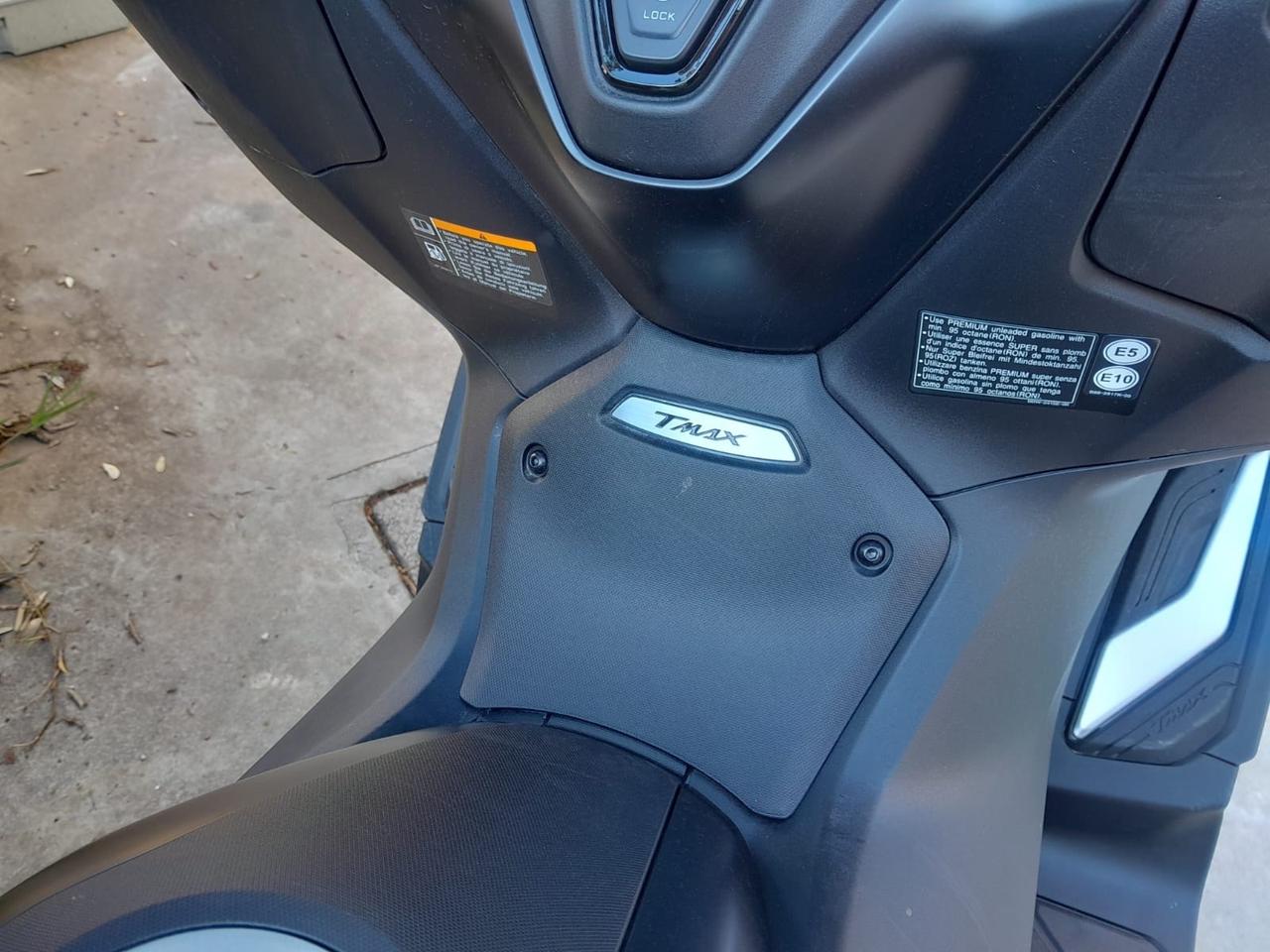 Yamaha T Max 560 Black edition