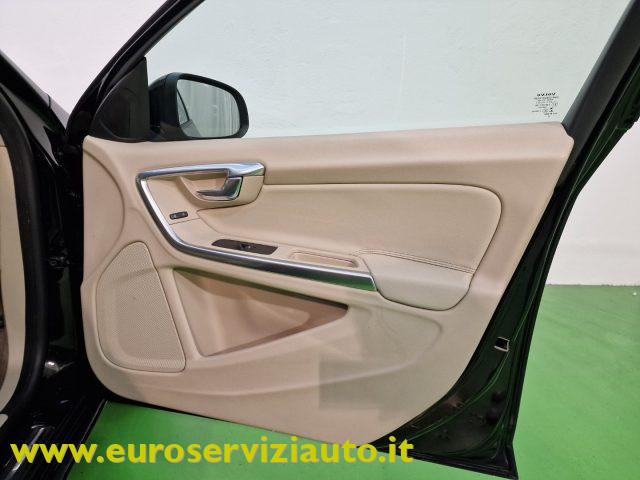 VOLVO V60 T3 Powershift Kinetic