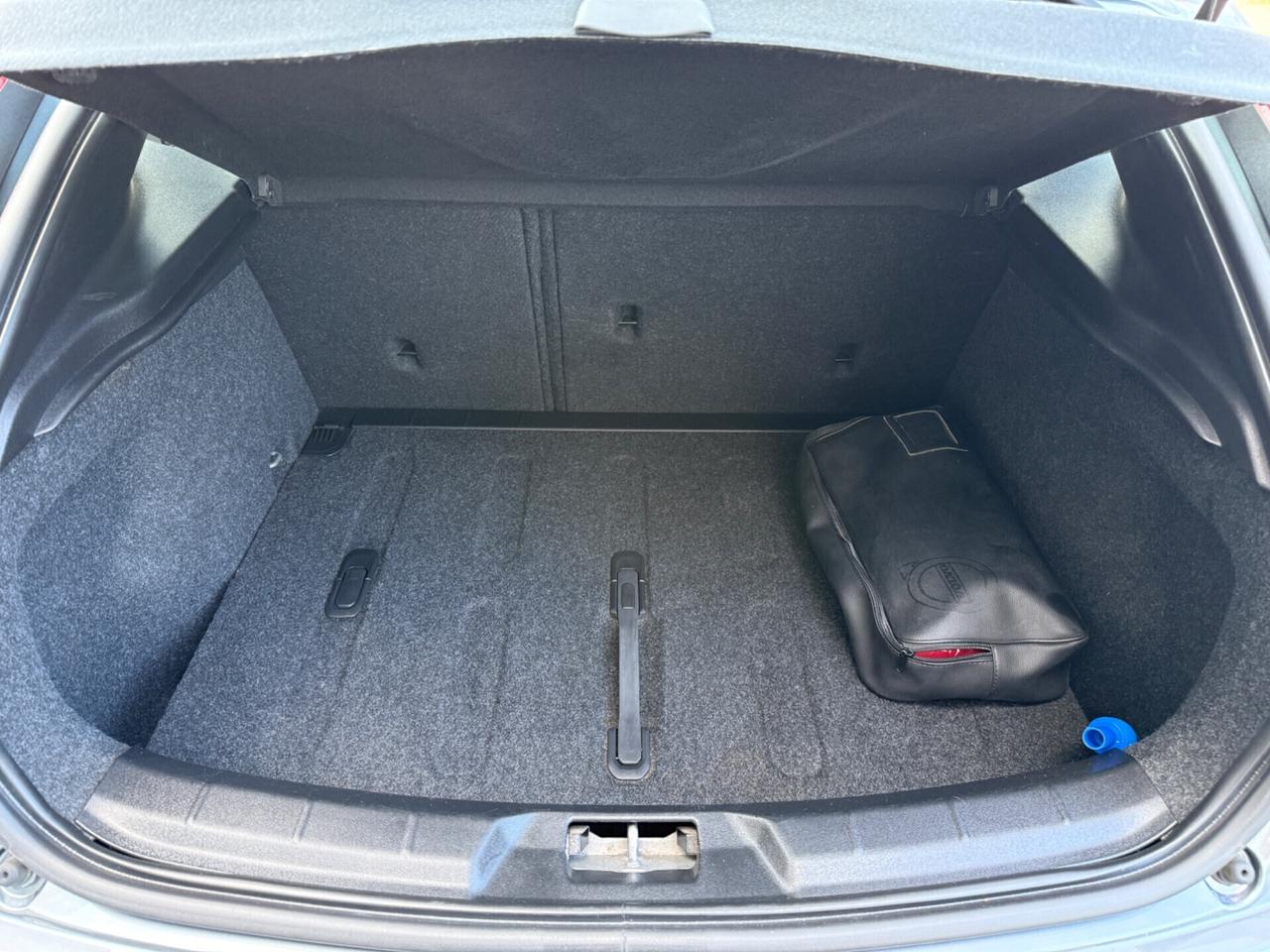 Volvo V40 - 2.0D. |UNIPRO|NAVI