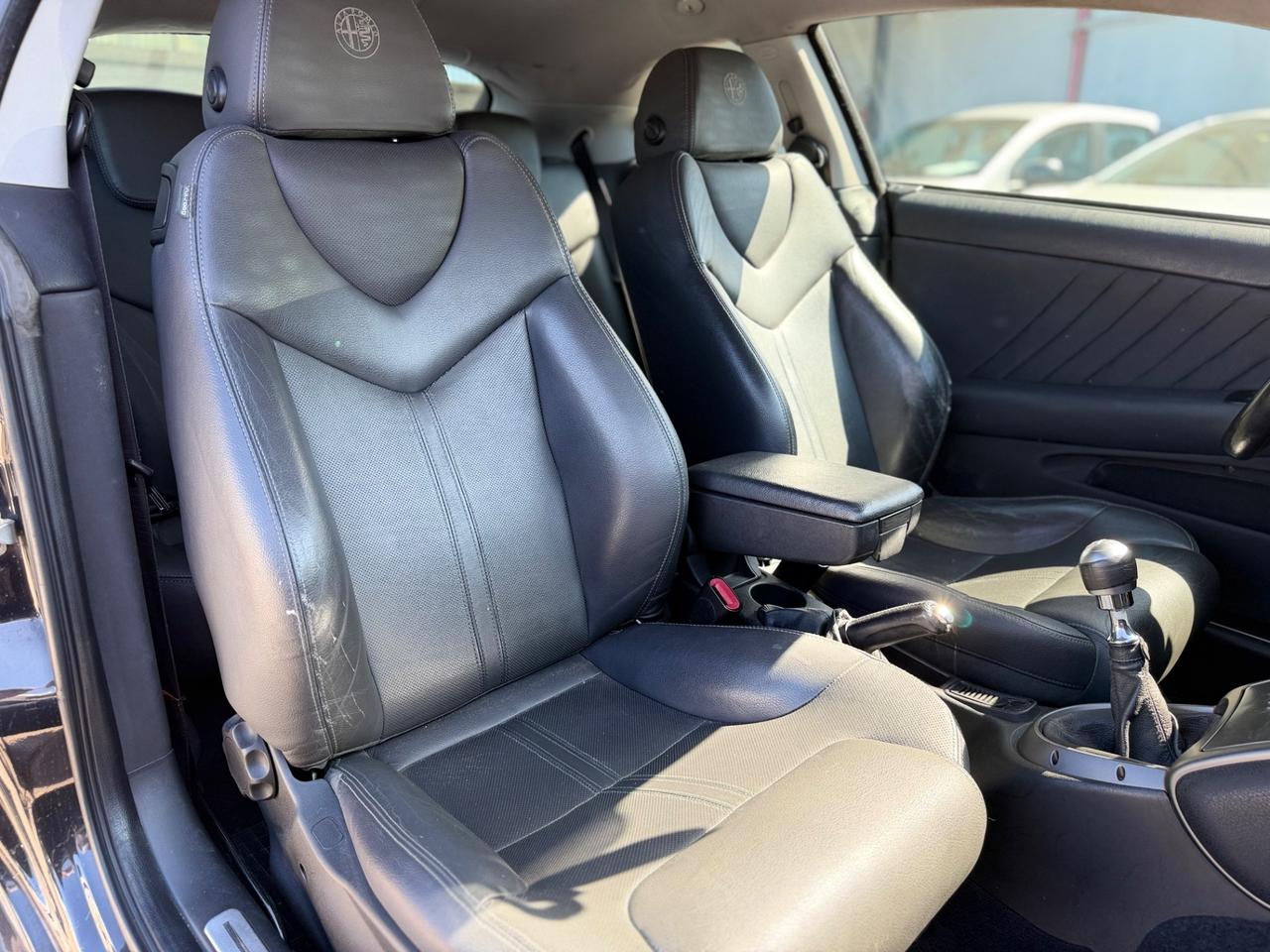 Alfa Romeo GT 1.9 JTDM 16V Distinctive Perfetto