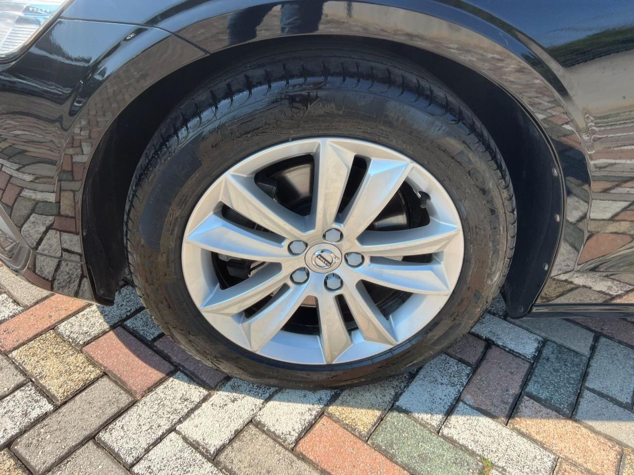 Volvo V60 2.0 b4 Momentum Business Pro auto