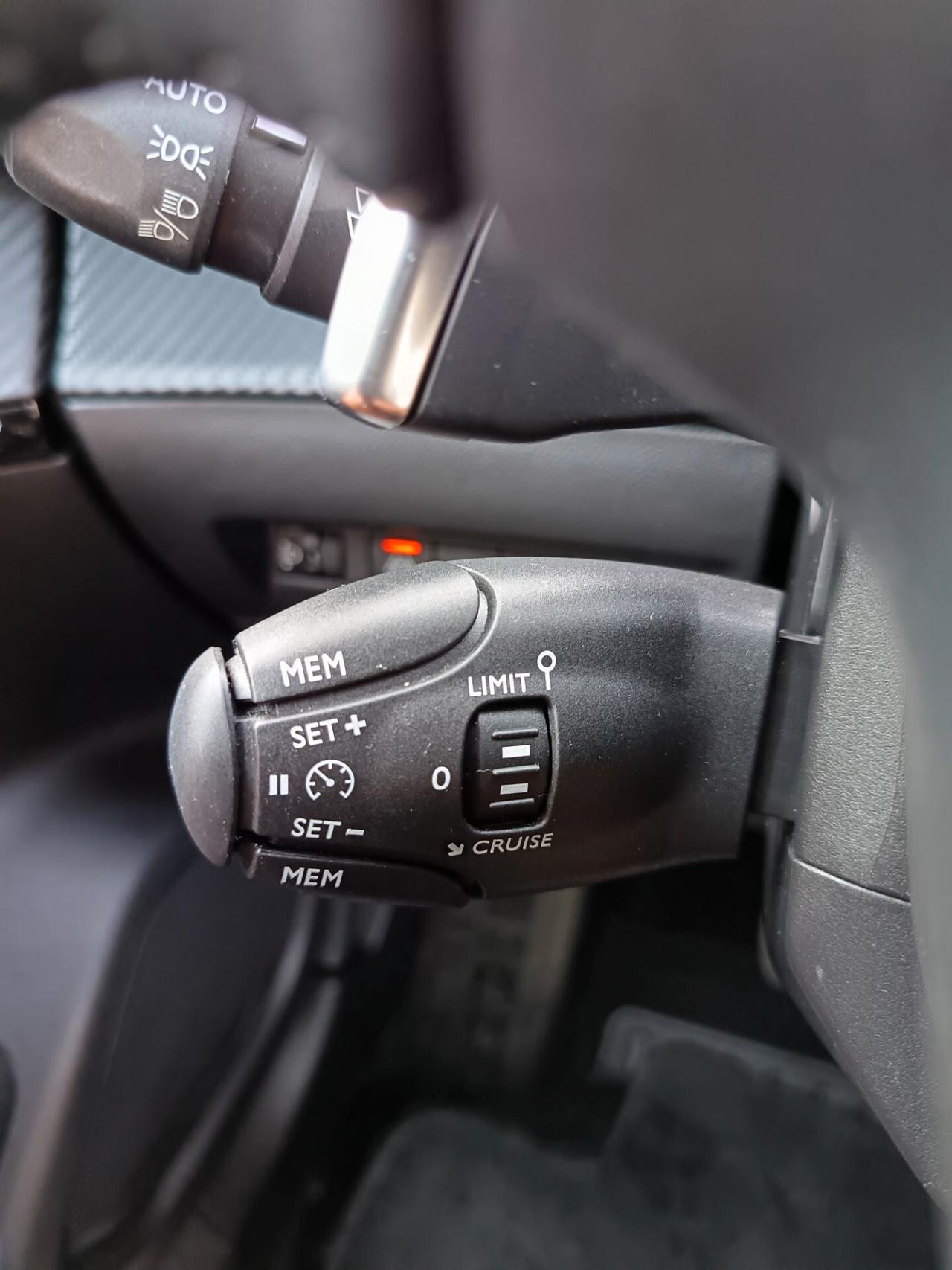 Peugeot 2008 BlueHDi 130 S&S EAT8 Allure Pack